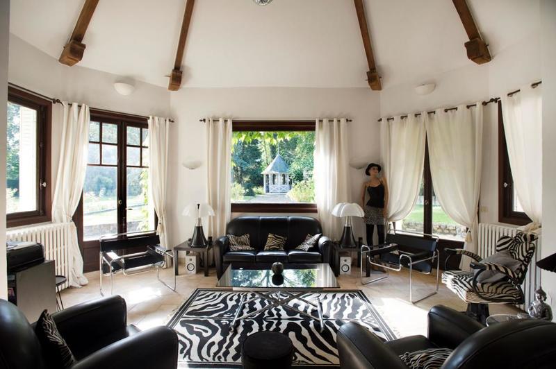 Propriété - 277 m² - 12 pièces