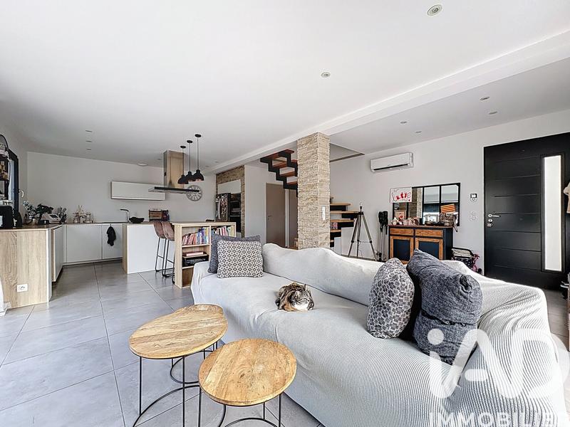 Maison - 90 m² - 4 pièces