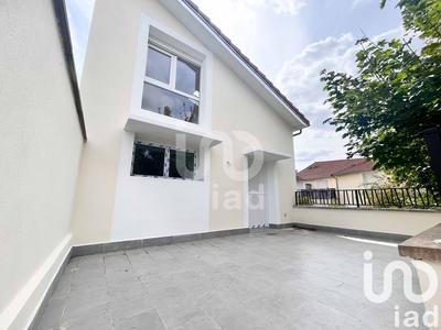 Maison - 117 m² - 6 pièces