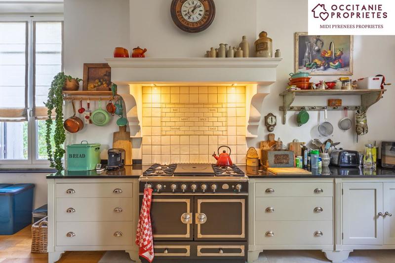 Maison de maîtres - 250 m² - 10 pièces