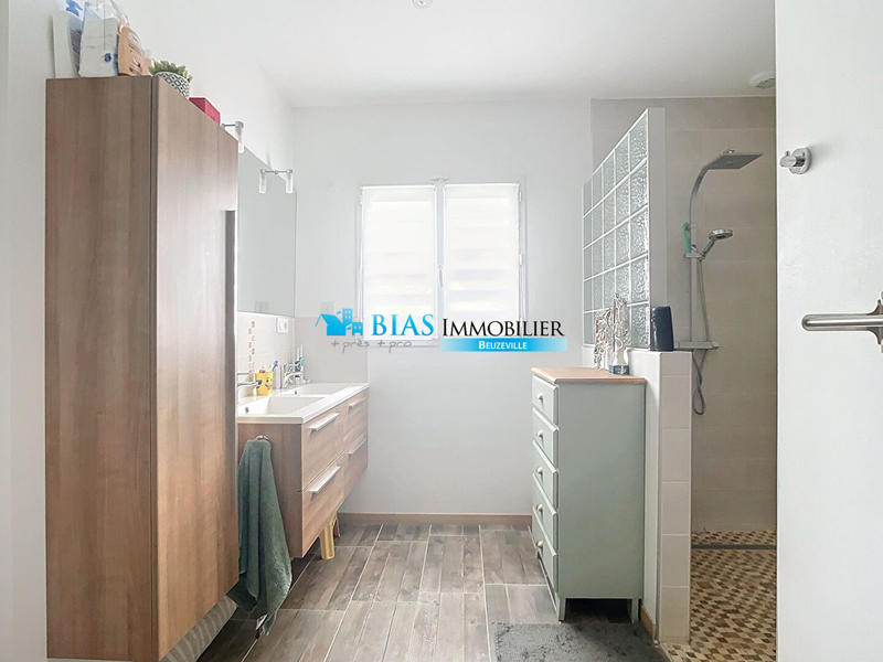 Maison traditionnelle - 195 m² - 8 pièces