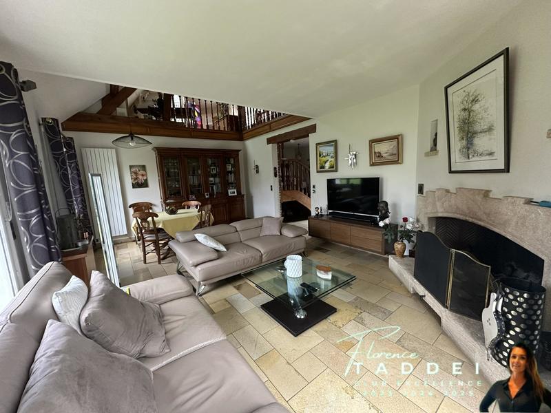 Maison - 200 m² - 7 pièces