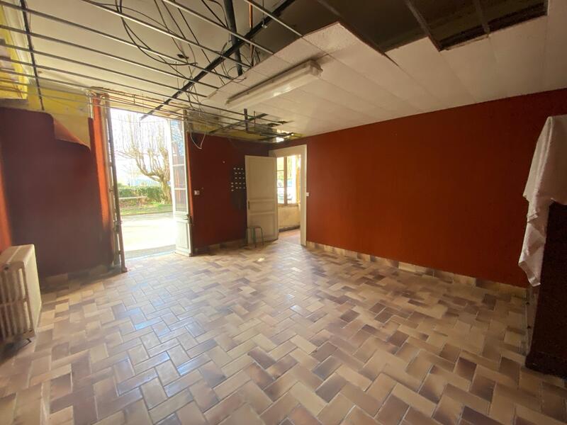 Maison ancienne - 400 m² - 10 pièces