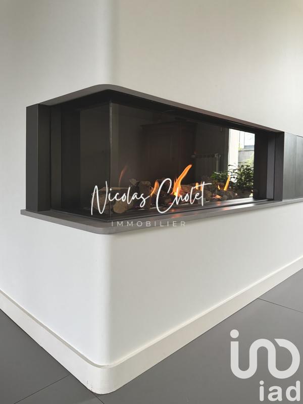 Maison - 230 m² - 8 pièces