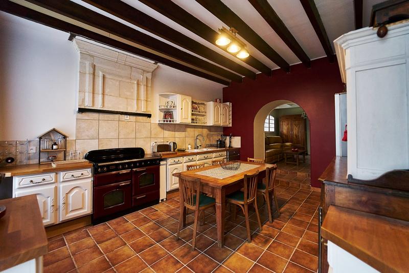 Maison - 342 m² - 8 pièces