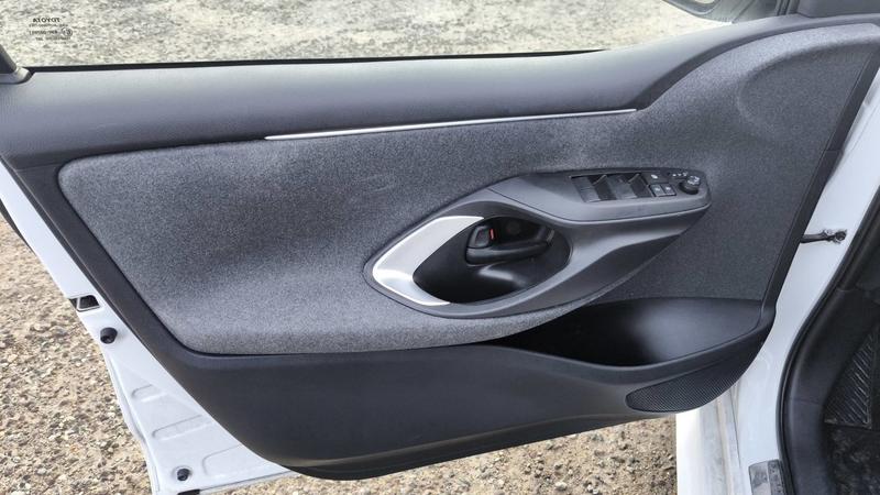 Toyota Yaris 1.5 VVTi 116 Hybrid E-Cvt Design