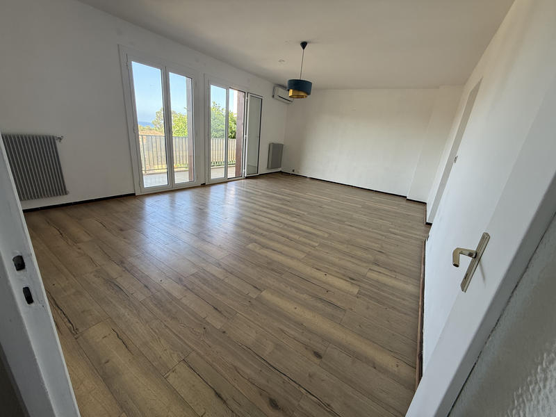 Appartement - 96 m² - 5 pièces
