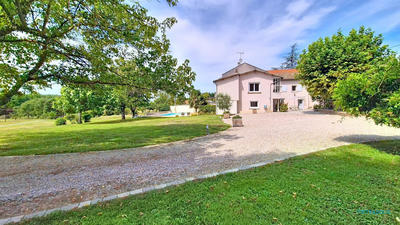 Maison ancienne - 210 m² - 7 pièces