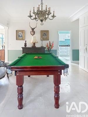 Maison - 328 m² - 8 pièces