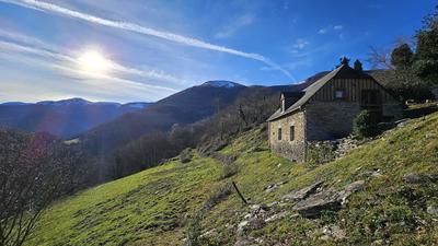 Maison en pierre - 92 m² - 2 pièces