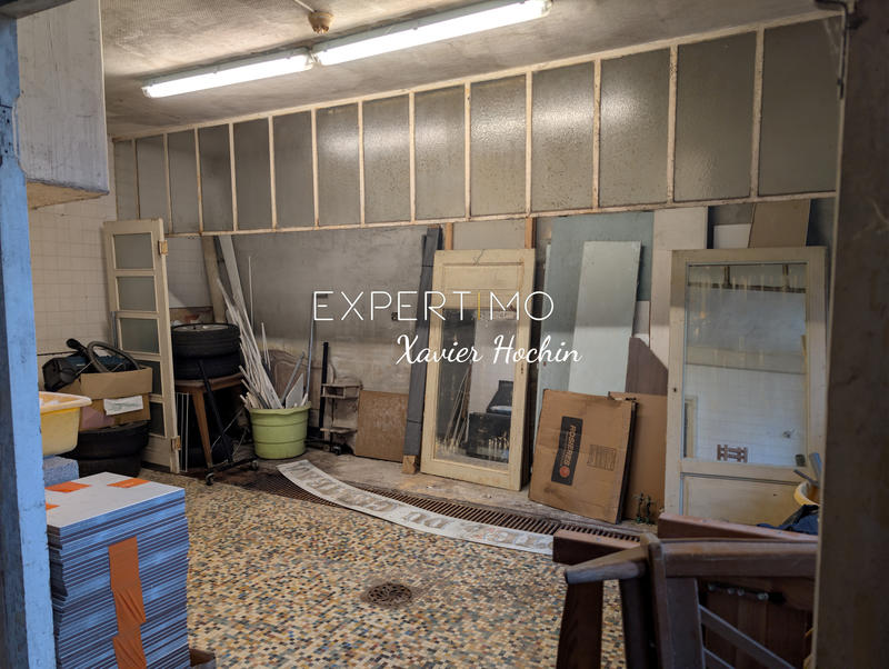 Maison - 960 m² - 32 pièces