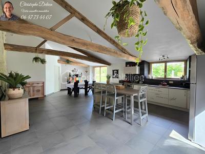 Grange - 231 m² - 10 pièces