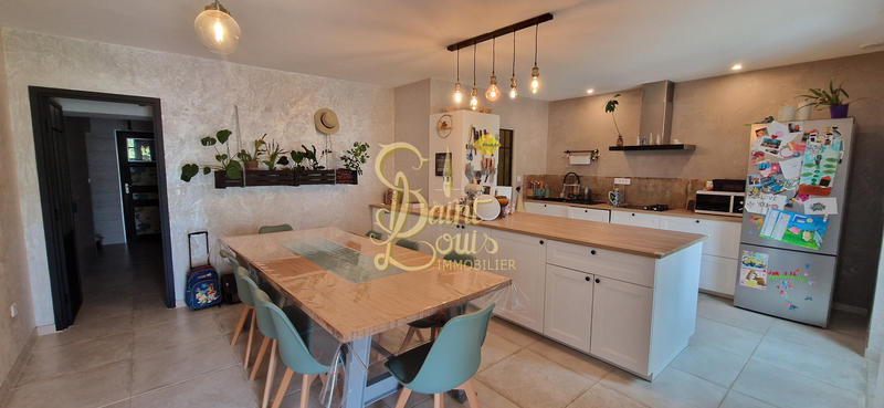 Maison - 205 m² - 7 pièces