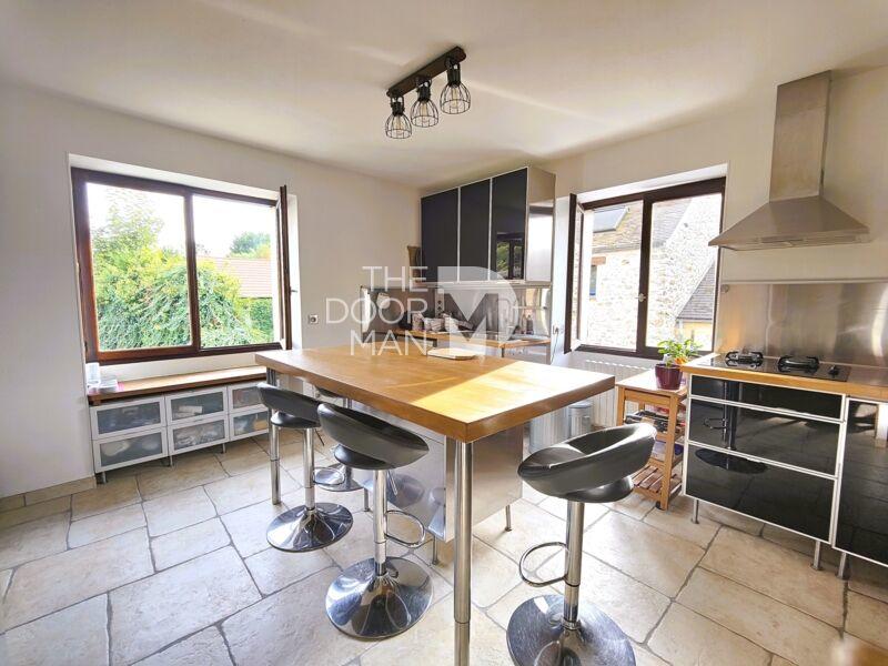 Maison - 200 m² - 8 pièces