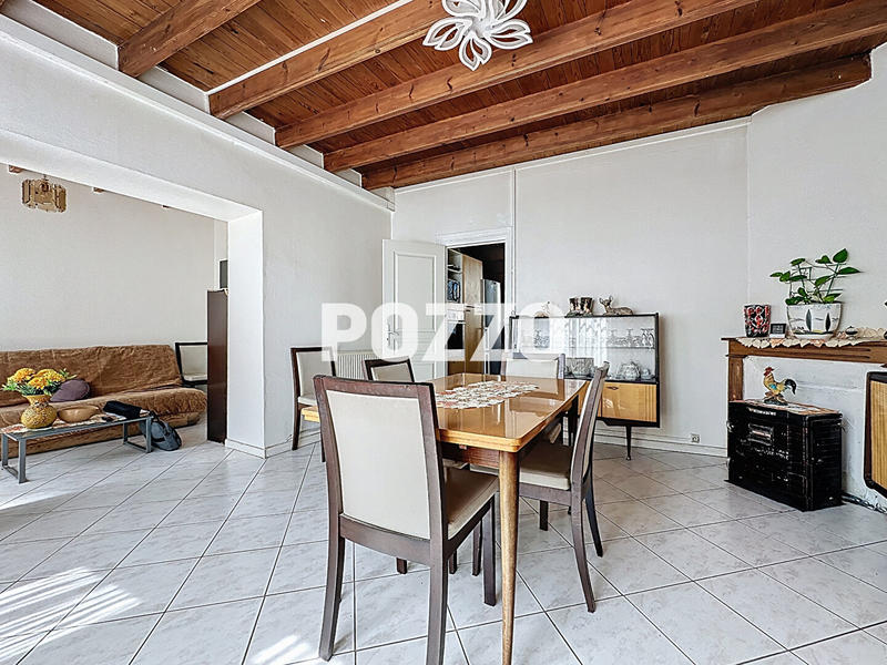 Maison - 99 m² - 6 pièces