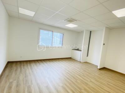 Bureau - 26 m² - 1 pièce