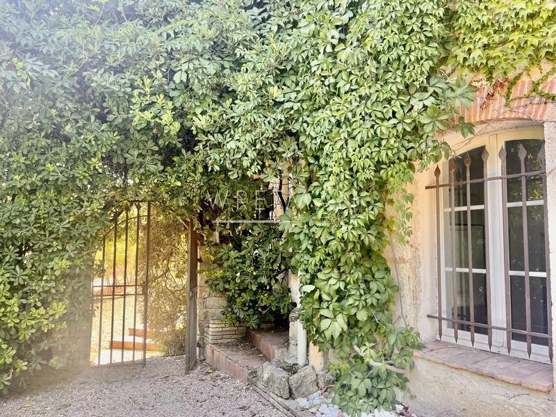 Maison - 300 m² - 10 pièces