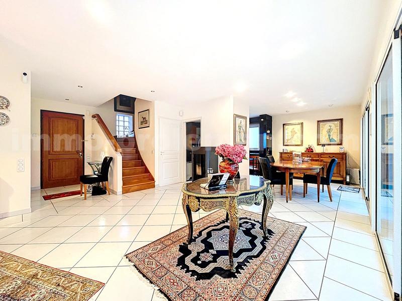 Maison - 180 m² - 5 pièces