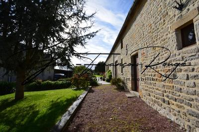 Maison - 290 m² - 9 pièces