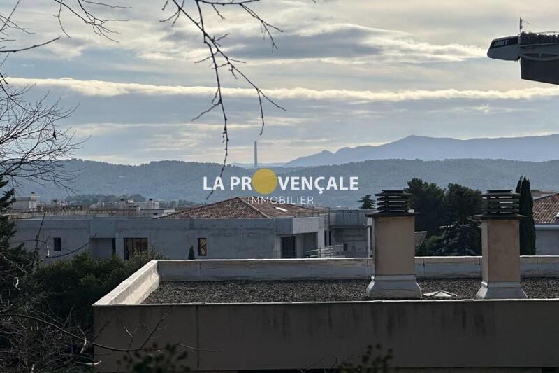 Appartement - 100 m² - 5 pièces