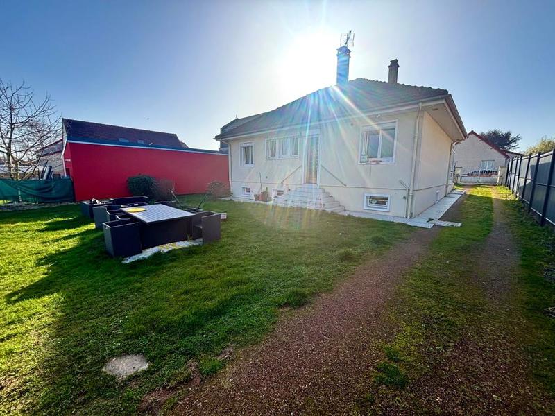 Maison - 90 m² - 5 pièces