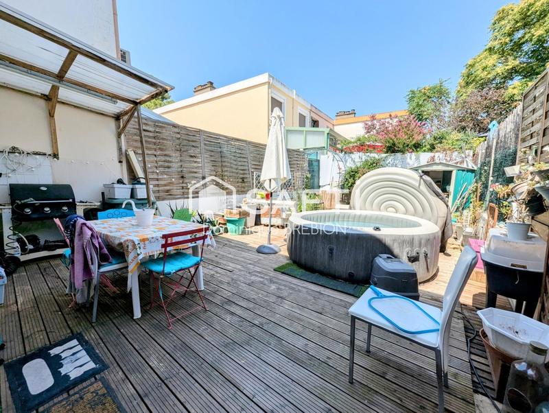 Maison - 94 m² - 5 pièces