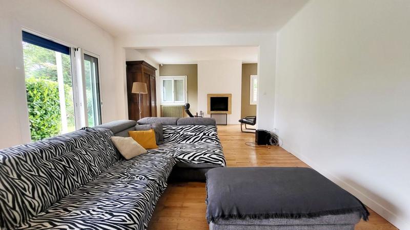 Maison - 214 m² - 7 pièces