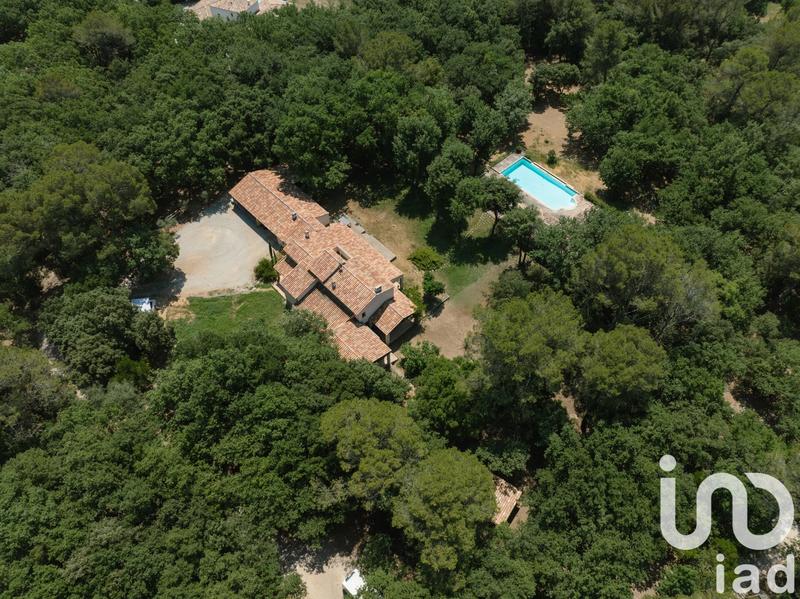 Maison - 246 m² - 7 pièces