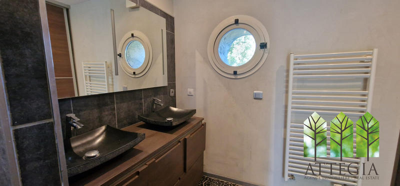 Maison - 190 m² - 10 pièces