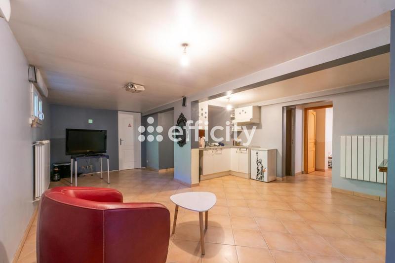 Maison - 155 m² - 8 pièces