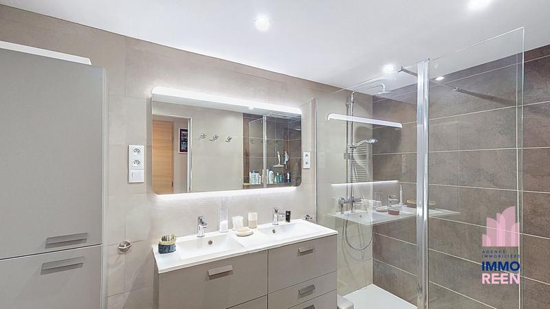 Villa - 177 m² - 8 pièces