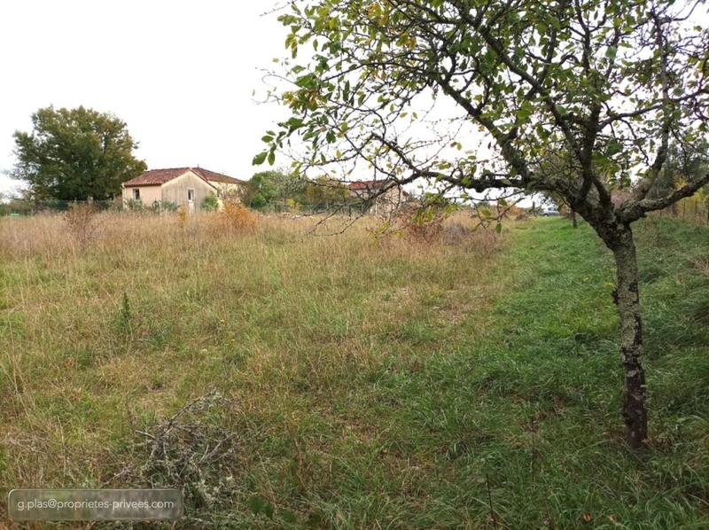 Terrain constructible - 1 714 m²