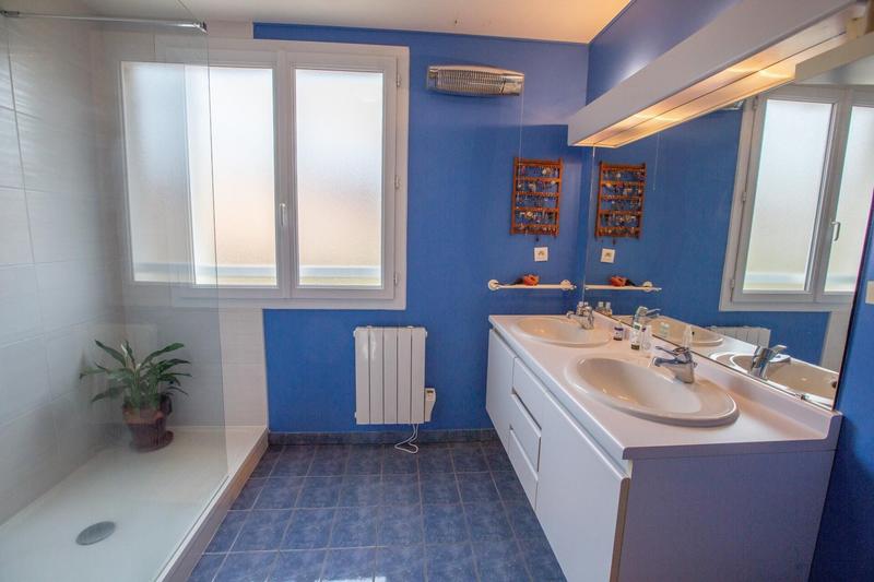 Maison - 205 m² - 8 pièces