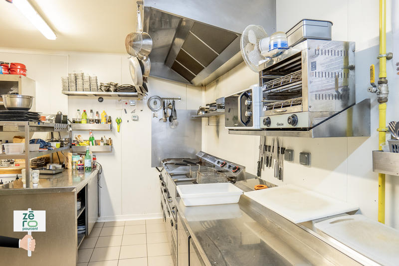 Fonds de commerce - Magasins - 127 m²