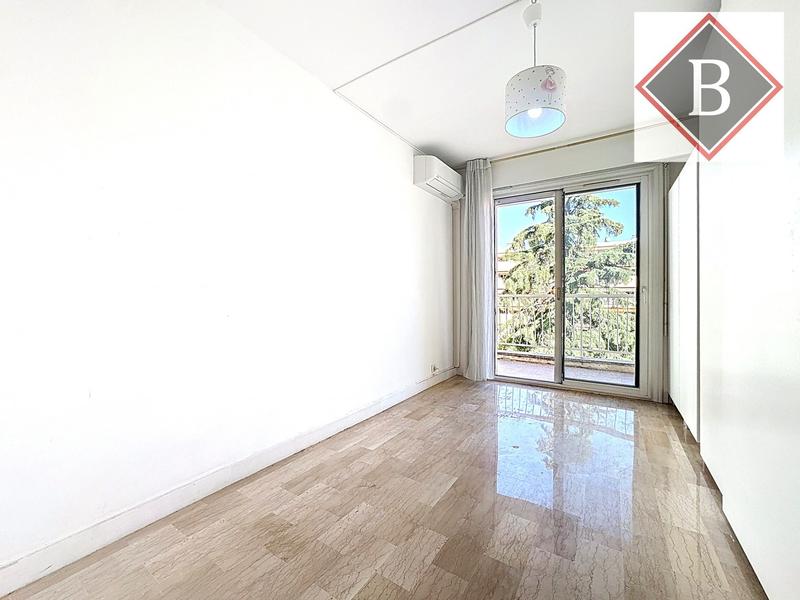 Appartement - 97 m² - 4 pièces