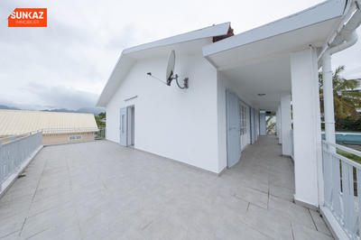 Appartement - 90 m² - 4 pièces