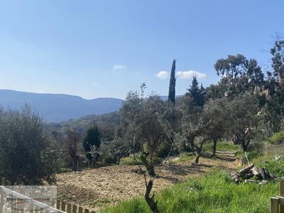 Terrain constructible - 1 880 m²