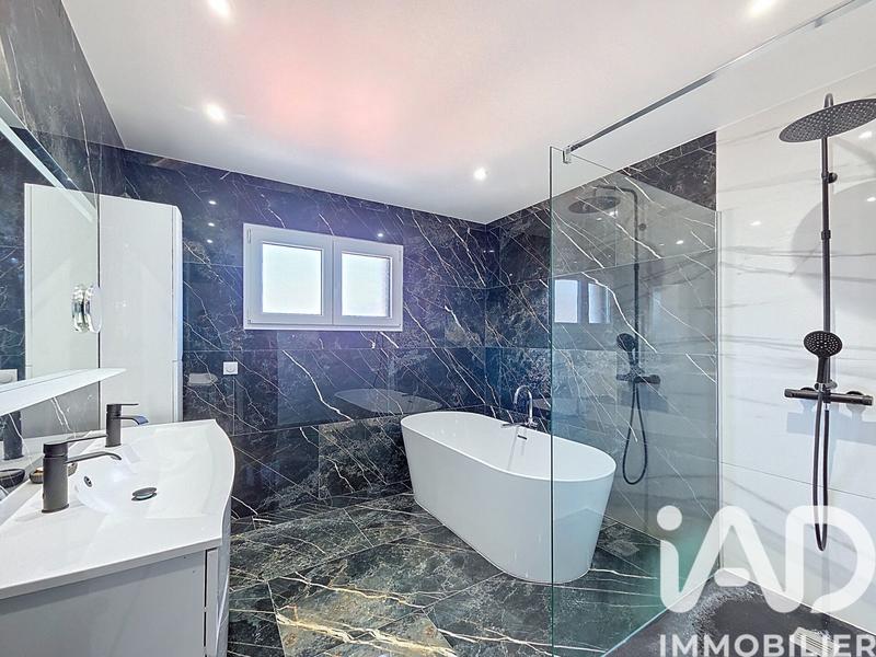 Maison - 172 m² - 6 pièces