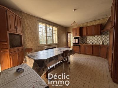 Maison - 250 m² - 8 pièces