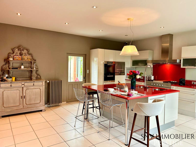 Château - 876 m² - 18 pièces