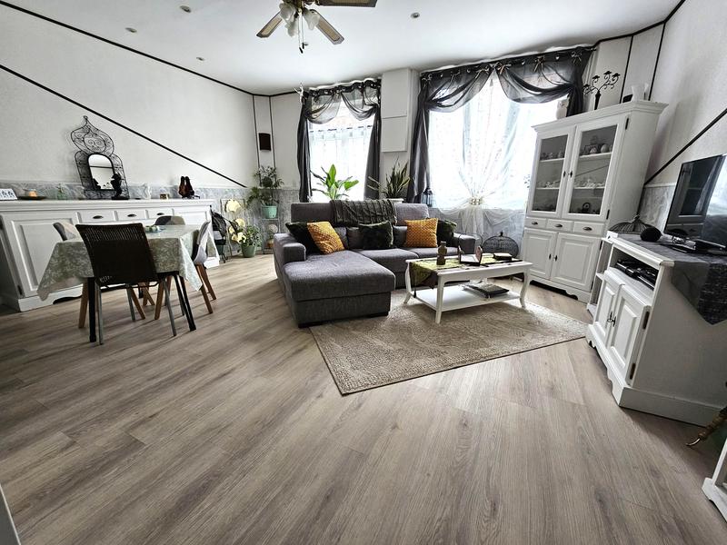 Maison - 197 m² - 7 pièces