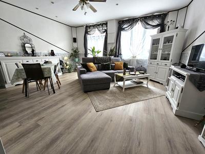 Maison - 197 m² - 7 pièces