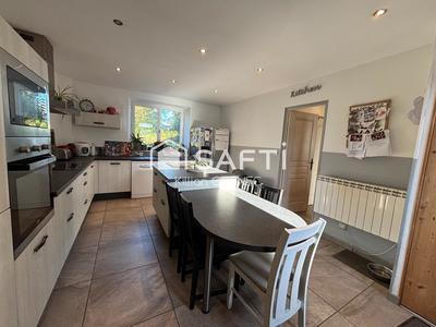 Maison - 140 m² - 6 pièces