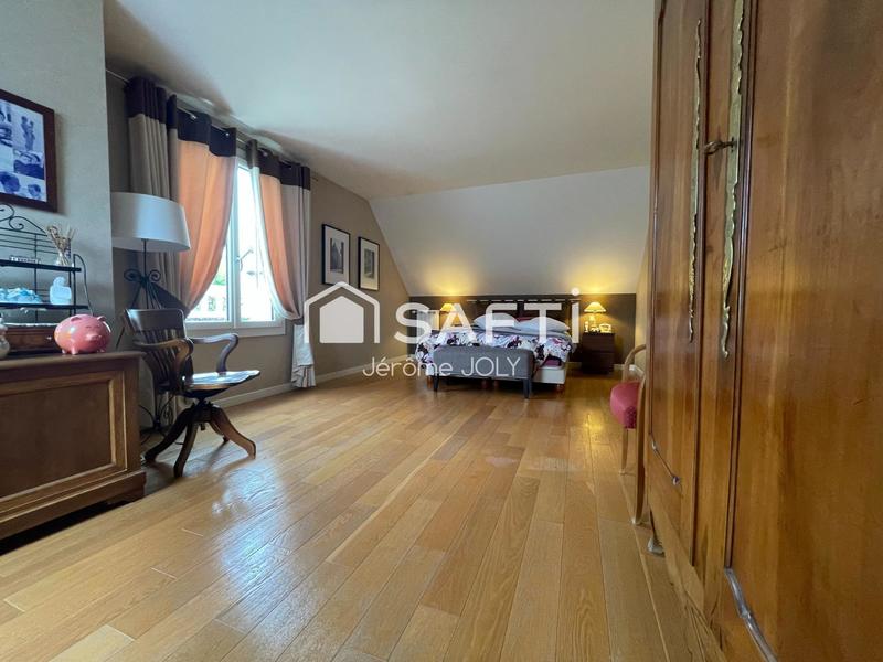 Maison - 256 m² - 9 pièces
