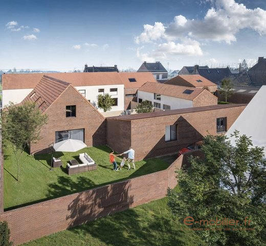 Maison ancienne - 140 m² - 1 pièce