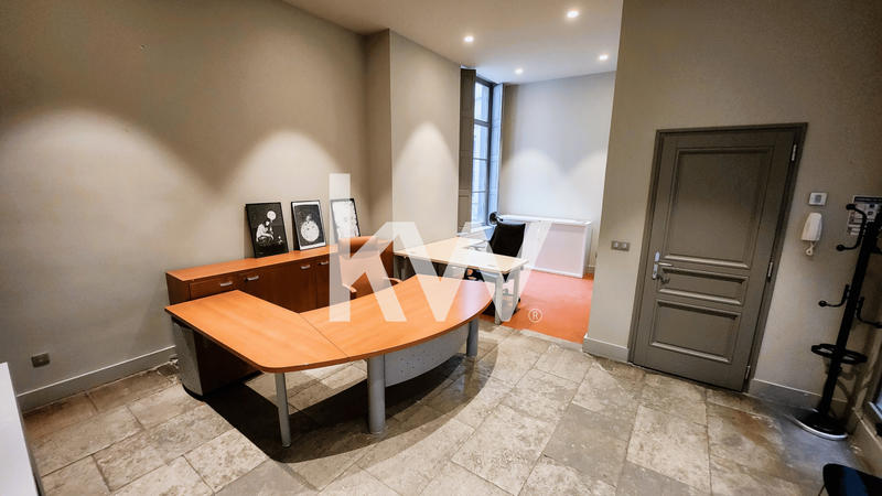 Bureau - 139 m² - 4 pièces