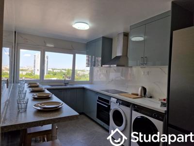 Chambre - 14 m² - 1 pièce