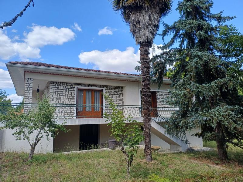 Maison - 206 m² - 6 pièces