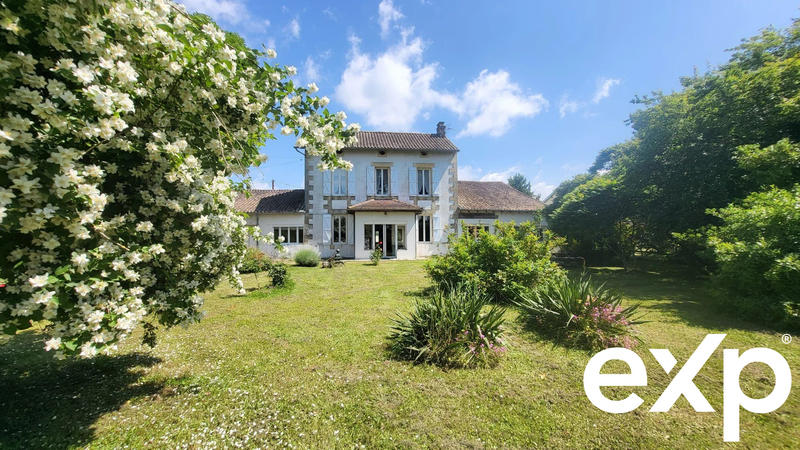 Maison - 213 m² - 8 pièces