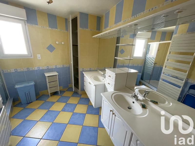 Maison - 231 m² - 8 pièces